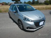 Usata Peugeot 208 Allure 82 CV (60 kW) 2018 Grigio Utilitaria