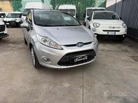 Usata Ford Fiesta Titanium 68 CV (50 kW) 2009 Grigio Utilitaria