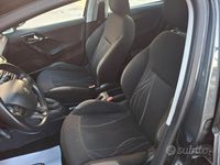Usata Peugeot 208 Active 68 CV (50 kW) 2014 Grigio Utilitaria
