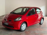 Usata Toyota Aygo 68 CV (50 kW) 2007 Rosso Utilitaria