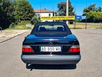 Usata Mercedes E200 Sportline 136 CV (100 kW) 1993 Nero Cabrio