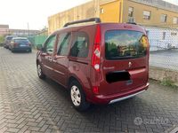 Usata Renault Kangoo 90 CV (66 kW) 2011 Rosso Monovolume