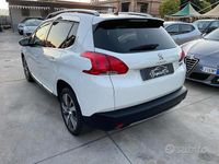 Usata Peugeot 2008 Allure 92 CV (67 kW) 2014 Bianco SUV