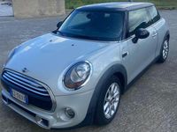 Usata Mini Cooper D Business 116 CV (85 kW) 2015 Grigio Utilitaria