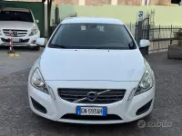 Usata Volvo V60 Kinetic 115 CV (84 kW) 2012 Bianco Station wagon
