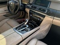 Begagnad BMW 730 268 HK (197 kW) 2013 Blå Sedan
