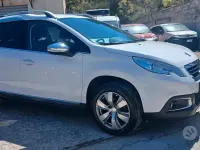 Usata Peugeot 2008 Allure 92 CV (67 kW) 2014 Bianco SUV