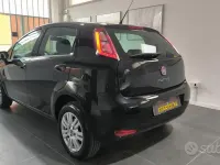 Usata Fiat Punto Lounge 70 CV (51 kW) 2015 Nero Utilitaria