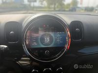 Käytetty Mini Countryman 98 HP (72 kW) 2022 Musta Katumaasturi