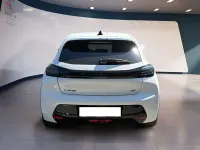 Usata Peugeot e-208 GT 114 kW (156 CV) 2024 Bianco Utilitaria