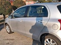 Usata Toyota Yaris Sol 87 CV (63 kW) 2008 Grigio Berlina