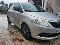 Usata Lancia Ypsilon 69 CV (50 kW) 2018 Grigio Utilitaria