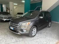 Usata Ford Kuga 150 CV (110 kW) 2017 Grigio SUV
