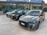 Usata Peugeot 208 Allure 101 CV (74 kW) 2025 Grigio Utilitaria