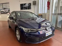 Usata VW Golf VIII Life 110 CV (80 kW) 2022 Blu/azzurro Berlina