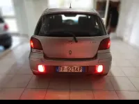 Usata Toyota Yaris 105 CV (77 kW) 2003 Grigio Berlina