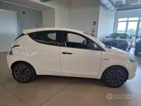 Usata Lancia Ypsilon 69 CV (50 kW) 2018 Bianco Utilitaria