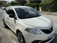 Usata Lancia Ypsilon Gold 69 CV (50 kW) 2016 Utilitaria