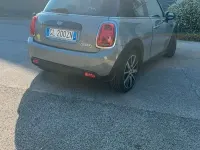 Usata Mini Cooper SE 75 kW (102 CV) 2022 Grigio Utilitaria