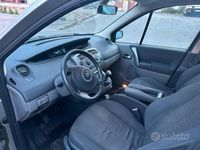 Usata Renault Scénic II 106 CV (77 kW) 2007 Grigio Monovolume