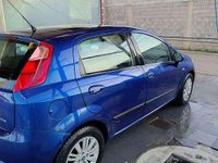 Usata Fiat Grande Punto Emotion 120 CV (88 kW) 2004 Blu/azzurro Utilitaria