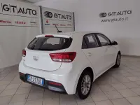 Usata Kia Rio Style 84 CV (61 kW) 2022 Bianco Berlina