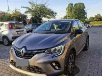 Usata Renault Captur 101 CV (74 kW) 2023 Grigio SUV
