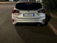 Begagnad Ford Focus ST-Line 125 HK (91 kW) 2023 Grå Sedan