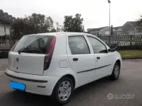 Usata Fiat Punto Classica 60 CV (44 kW) 2005 Bianco Utilitaria
