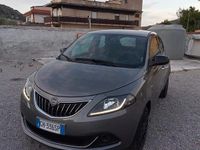 Usata Lancia Ypsilon Silver 69 CV (50 kW) 2022 Grigio Utilitaria