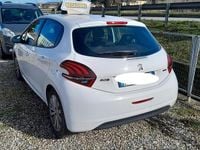 Usata Peugeot 208 Active 82 CV (60 kW) 2017 Bianco Utilitaria