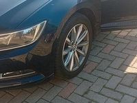 Usata VW Passat 150 CV (110 kW) 2015 Blu Berlina