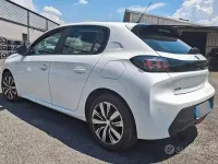 Usata Peugeot 208 102 CV (75 kW) 2023 Bianco Utilitaria