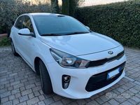 Usata Kia Rio 84 CV (61 kW) 2018 Bianco Berlina
