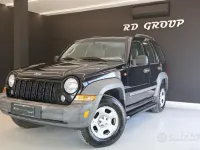 Second-hand Jeep Cherokee Sport 163 CP (119 kW) 2006 Negru SUV