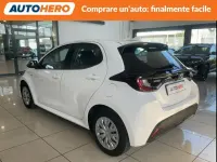 Usata Toyota Yaris Active 116 CV (85 kW) 2020 Bianco Utilitaria