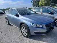 Usata Volvo V60 Summum 150 CV (110 kW) 2017 Bluazzurro Station wagon