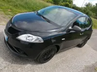 Usata Lancia Ypsilon Silver 69 CV (50 kW) 2017 Nero Utilitaria