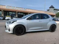 Usata Toyota Yaris Hybrid Business Edition 92 CV (67 kW) 2020 Grigio Berlina