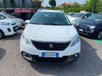 Usata Peugeot 2008 Active 75 CV (55 kW) 2017 Bianco SUV