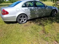 Usata Mercedes E220 150 CV (110 kW) 2002 Grigio Berlina