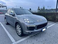 Usata Porsche Cayenne 250 CV (183 kW) 2016 Grigio SUV