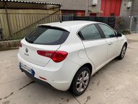 Usata Alfa Romeo Giulietta Progression 105 CV (77 kW) 2011 Bianco Utilitaria