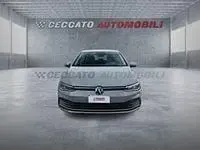 Usata VW Golf VIII Life 116 CV (85 kW) 2024 Grigio Utilitaria