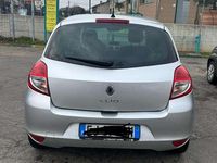 Usata Renault Clio III Dynamique 75 CV (55 kW) 2011 Berlina