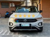 Usata VW T-Roc Life 110 CV (80 kW) 2024 Grigio SUV