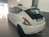 Usata Lancia Ypsilon Gold 69 CV (50 kW) 2018 Bianco Utilitaria