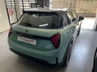 Usata Mini Cooper Classic 114 kW (156 CV) 2025 Azzurro Utilitaria