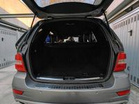 Usata Mercedes ML350 Edition 231 CV (169 kW) 2010 Grigio SUV