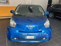 Usata Toyota iQ Lounge 68 CV (50 kW) 2012 Blu/azzurro Utilitaria